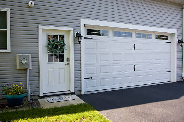 24/7 Emergency Garage Door Installation experts in Wallace, FL